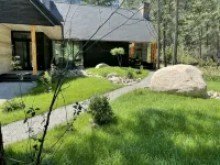 Après Cabin - Designer Lake Cabin Near North Cascade National Park in Mazama, WA