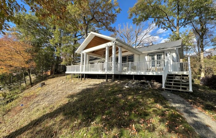 Pine Lake Cottage with Views