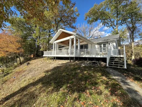 Pine Lake Cottage with Views - 3-Star