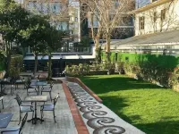 Riva's Moda Hotels near Caddebostan Beach