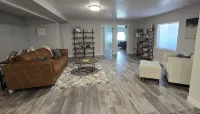 Cedar City, Basement Apartment. Five minutes from the I-15. Pet, family friendly