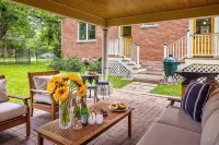 Pet-Friendly! Stunning Home — Steps to Downtown, CU & Hiking Trails.