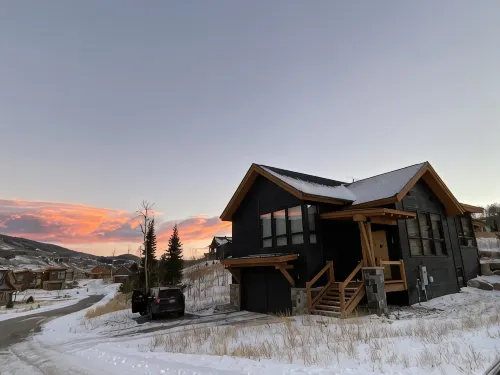 Luxury 4 BR House-sleeps 11+ with 3 king beds