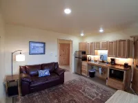BEACH SUITE, BEACH WALK INN in charming Old Town ADA-accessible, BRAND-NEW, - Condos