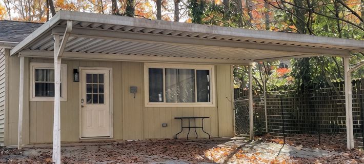 Chapel Hill/Durham Retreat; hot tub, massage chair, massaging shower. Hotels in Orange County