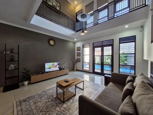 High Livin Villa Setrasari - 3-Star