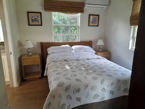 Affordable Luxury Two Bedroom Two Bathroom Apartment With Private Pool - balcony