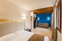 Charming Palace Corte del Teatro - Apartments