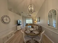 Gorgeous Newly Furnished Condo in Gated Golf Course of Stoneybrook