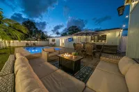 Dip n' Sip Oasis: Heated pool, close to the beach & Atlantic ave! - 3 ดาว