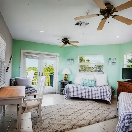 Great Gulf View! Steps to the No.1 Beach in a 2,759 sqft luxury townhome