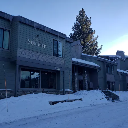Gorgeous Condo - Walk To Eagle Express/Chair 15! Pet Friendly!