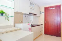 Comfortable and Pleasant Studio at Apartment Tamansari Mahogany Karawang By Travelio - Homestays