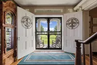 New Hot Tub • 5Br Estate Near Bourbon Trail w/History - 4つ星