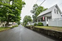 The Porch House - IN TOWN! - 4つ星