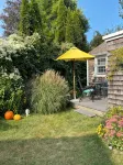 Cozy Cottage Old Fashioned Charm - Country Houses