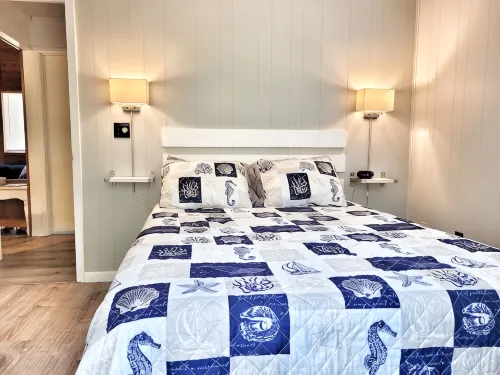 500 ft from Beach in Duck! Charming Obx Cottage "The Cozy Duck"  4 Bd/2 ba