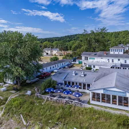 Spinneys Guesthouse & Beach Cottages