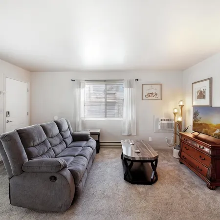 Charming 2-bedroom apartment in fantastic Twin Falls with WiFi, AC