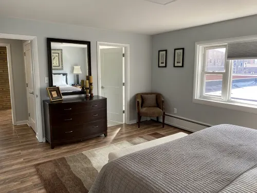 spacious 3 bedroom apartment in the heart of downtown Alpena - Wifi
