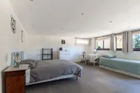 A 10 mn walk from the beach with view on the cap canaille house of 100 m2 - 4-Star