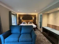 The Waterloo Hotel - parking