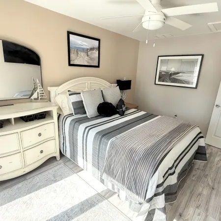 Pool Swim Spa-Hot Tub! 300 Feet to Secluded Beach! Kayaks!! Bayshore Getaway!