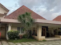 Srikandi Guest House Hotels near Perpustakaan kota Malang