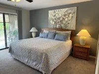 Waterfront Condo Lake of the Ozarks Surrounded by State Park Boat Slip available - 3성급