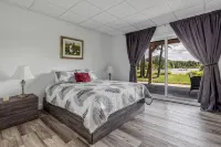Villa du Lac Poulin waterfront - Villas