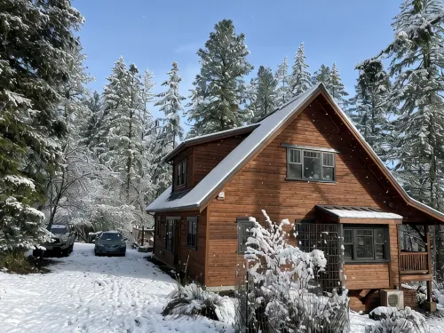 4 Acre Hiker's Nature Sanctuary in town - Bungalows