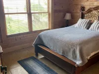 Cabin with Boat Dock Hotels in Okeechobee County