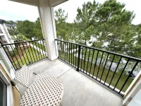 Cozy 2-bedroom apartment in nice Jacksonville with WiFi, fitness room - Sleep 6! - 4 ดาว