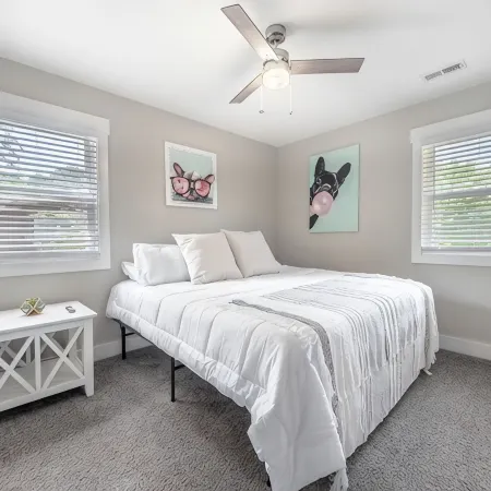 Spacious w/ all King Beds, 15 min from Beach + Downtown, Pup Friendly!