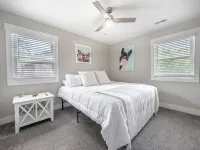 Spacious w/ all King Beds, 15 min from Beach + Downtown, Pup Friendly! - Wifi