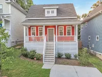 COZY SUN FILLED HOME / MODERN VILLA NEAR DOWNTOWN