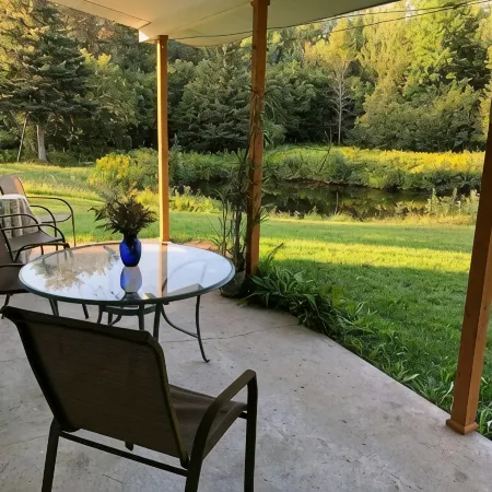 Your own Nature Retreat, minutes from town and wilderness opportuntities