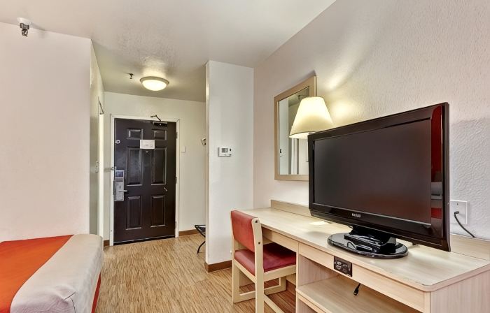 Motel 6 Glenview, IL - Chicago North
