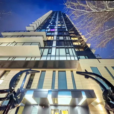 Luxurious Condo w/ Breathtaking Tower Views | Heart of Downtown