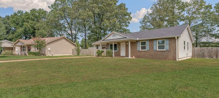 3Br Home Near Southside Complex, Fast WiFi, Fenced Yard, Sleeps 6 Hotels in Craighead County
