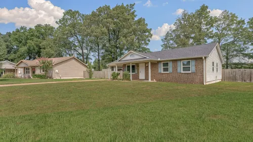 3Br Home Near Southside Complex, Fast WiFi, Fenced Yard, Sleeps 6 - 3-Star