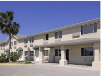 Super 8 by Wyndham Aransas Pass - 2-Star