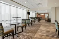 Comfort Inn & Suites Pittsburgh-Northshore - Desayuno