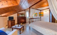 Spilia Village Hotel & Villas - balcony