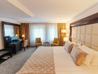 سي كاي فارابي هوتل Hotels near بيرليك