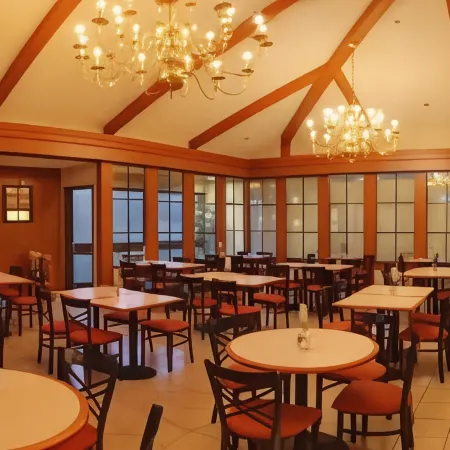 Vinland Hotel and Lounge