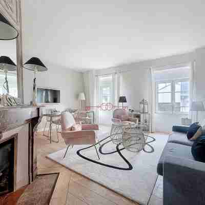 Luxe, quiet and sweet Others
