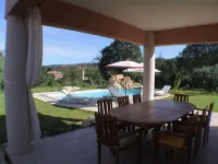 Upscale villa near UZES, private swimming pool, enclosed grounds, Wifi. - 3 étoiles