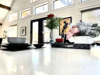 FIRST KISS: A Modern Romantic Luxury Couples Cabin - Homestays