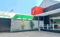 Premiere Inn Tegal - Guest houses